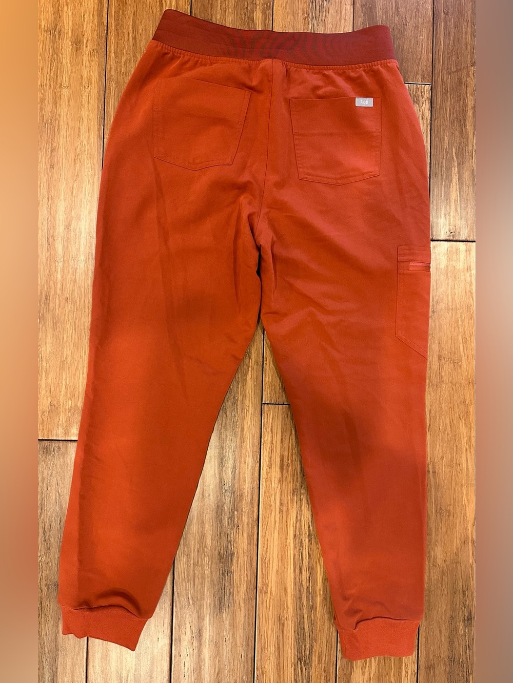 Figs Women's Zamora High Waisted Auburn Scrub Pant - Size Medium - Picture 4 of 5